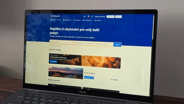 Podvodníci mohou turisty připravit o peníze přes rezervace. Evropská komise vyšetřuje Booking