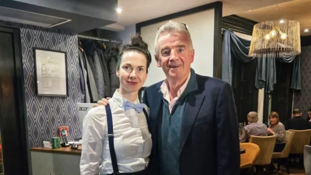 Kdo se od dnešního dne neodbaví on-line, ten zaplatí 1300 Kč navíc. Ryanair zrušil tištěné letenky