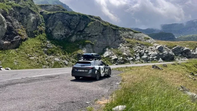 Ukážeme, co v praxi znamená rumunský jazykolam Transfăgărășan. Stojí to za vyjížďku i se Superbem