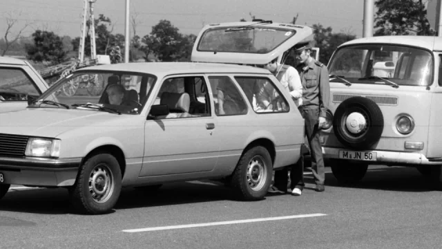 Výjezdní doložka, devizový příslib i pašování jako běžná praxe: Jak jsme jezdívali do Jugoslávie