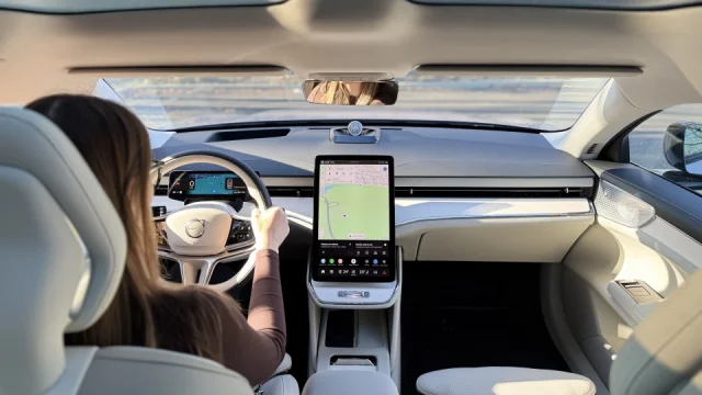 Zelená karta jako chyták. Při cestách po Evropě většinou stačí digitální verze, ale neplatí to vždy