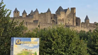 Stalo se předlohou jedné z nejslavnějších deskových her světa. Reálné Carcassonne její hráče ohromí