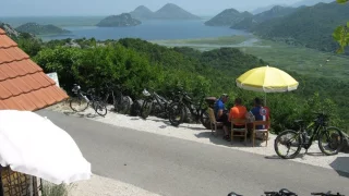 Díky cyklistice jsme v Černé Hoře objevili krásné pláže a ochutnali místní speciality