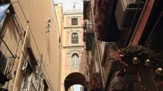 Fotr na tripu 11, Neapol II