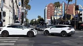 Fotr na tripu 12, Hollywood