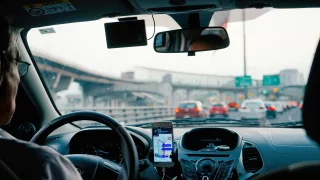 Řidiči, pozor. Velký bratr vás vidí. V Německu chystají systém, který se dívá lidem do auta