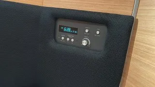 Sleeping pods, spaní v regálu