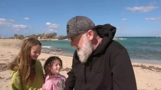 Na tomto místě se může cítit jako Řek Zorba úplně každý. Tančení na pláži je zde téměř povinností