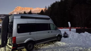 Dolomity jsou pro náročnější lyžaře vrchol luxusu. Jak to vidí rodina s obytnou dodávkou a dětmi?