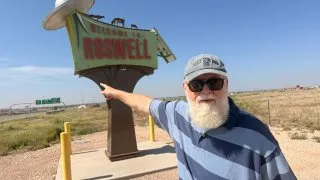 Fotr na tripu 12, Roswell