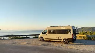 Elba s obytným autem