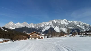 36 kilometrů na běžkách v perfektní stopě. Okruh Dachstein Runde nám nabídl skvělé svezení