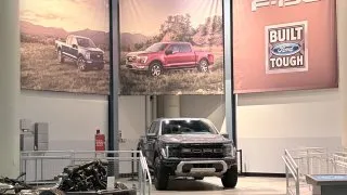 Fotr na tripu 12, Ford F-150 muzeum