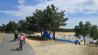 Jen tři hodiny od Prahy jsme našli dokonalý okruh pro bruslaře i koupání jak u moře