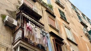 Fotr na tripu 11, Neapol II