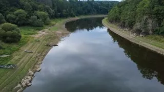 Odhalené břehy Vlltavy