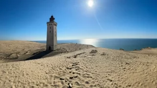 Čechy neobjevené Dánsko: Spaní zdarma, nekonečné pláže a maják přestěhovaný jako kostel v Mostě
