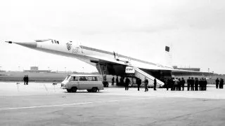 TU144