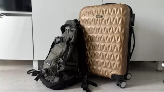 Už žádné skryté poplatky, návrh EU nařizuje aerolinkám akceptovat dvě malá palubní zavazadla zdarma