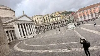 Fotr na tripu 11, Neapol II