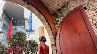 Fotr na tripu 11, Tirana