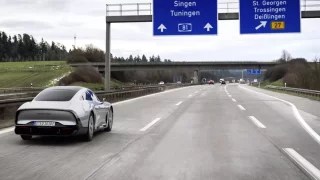 Řidiči nesmí opustit dálnice, kudy se teď Češi vrací z dovolených. Za objíždění zácpy hrozí pokuta