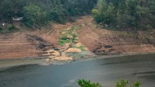 Orlická přehrada bez vody