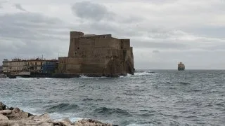 Fotr na tripu 11, Neapol