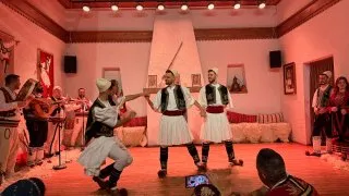 Fotr na tripu 11, Tirana