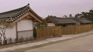 Víte, co to je hanok? Malé holky vám to vysvětlí. Fotra k tomu nepotřebují