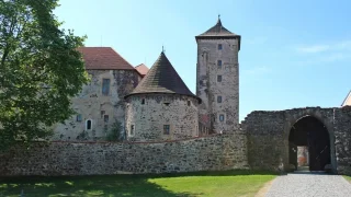 Výlet do Plzeňského kraje za Popelkou: Vodní hrad Švihov toho skrývá mnohem víc než jen onu pohádku
