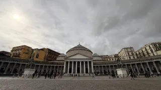 Fotr na tripu 11, Neapol II