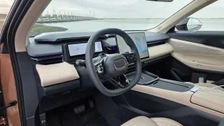 Lynk & Co 08