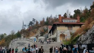 Postojnska jama