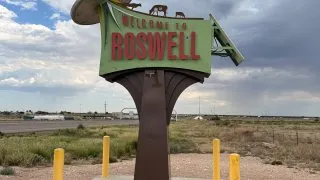 Fotr na tripu 12, Roswell