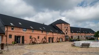 Trip Drawsko, Palác Siemczyno