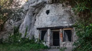 Trip Chorvatsko 2026, Hitlerovy oči