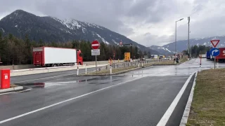 Peklo na cestě do Itálie. Úřady brzy zcela uzavřou dálnici přes Brenner včetně paralelních tras