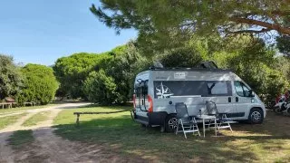 Elba s obytným autem