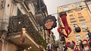 Fotr na tripu 11, Neapol