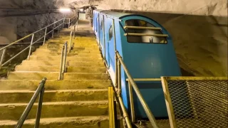 Navštívili jsme tajnou monitorovací základnu NATO. Je to drahá atrakce ve stylu agenta 007