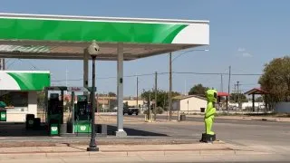 Fotr na tripu 12, Roswell