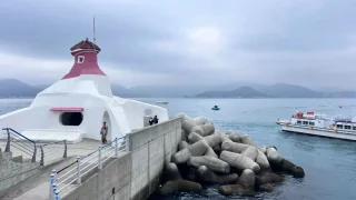 Robinson, nebo Pepa? Fotra vykopli na pustým ostrově a jako vždycky si poradil