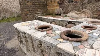 Fotr na tripu 11, Neapol