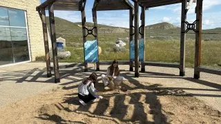 Fotr na tripu 10, dinosauři