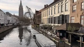 Fotr na tripu 11, Bruggy