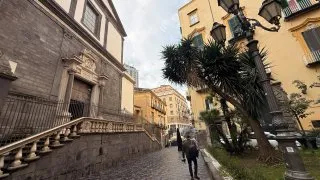 Fotr na tripu 11, Neapol II