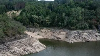 Orlická přehrada bez vody