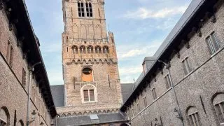 Fotr na tripu 11, Bruggy