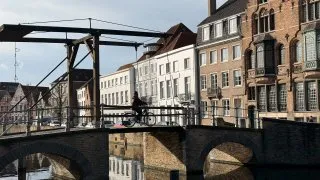 Fotr na tripu 11, Bruggy